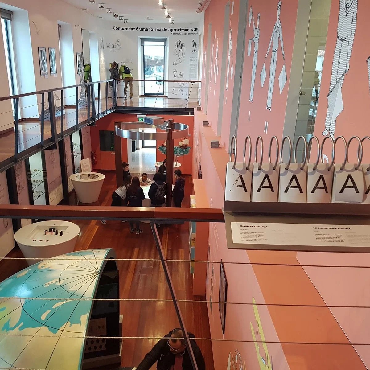 🔬 라고스 과학관(센트루 시엔시아 비바 드 라고스)